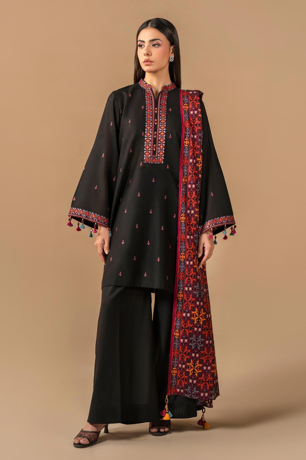 KHADDAR | EMBROIDERED
