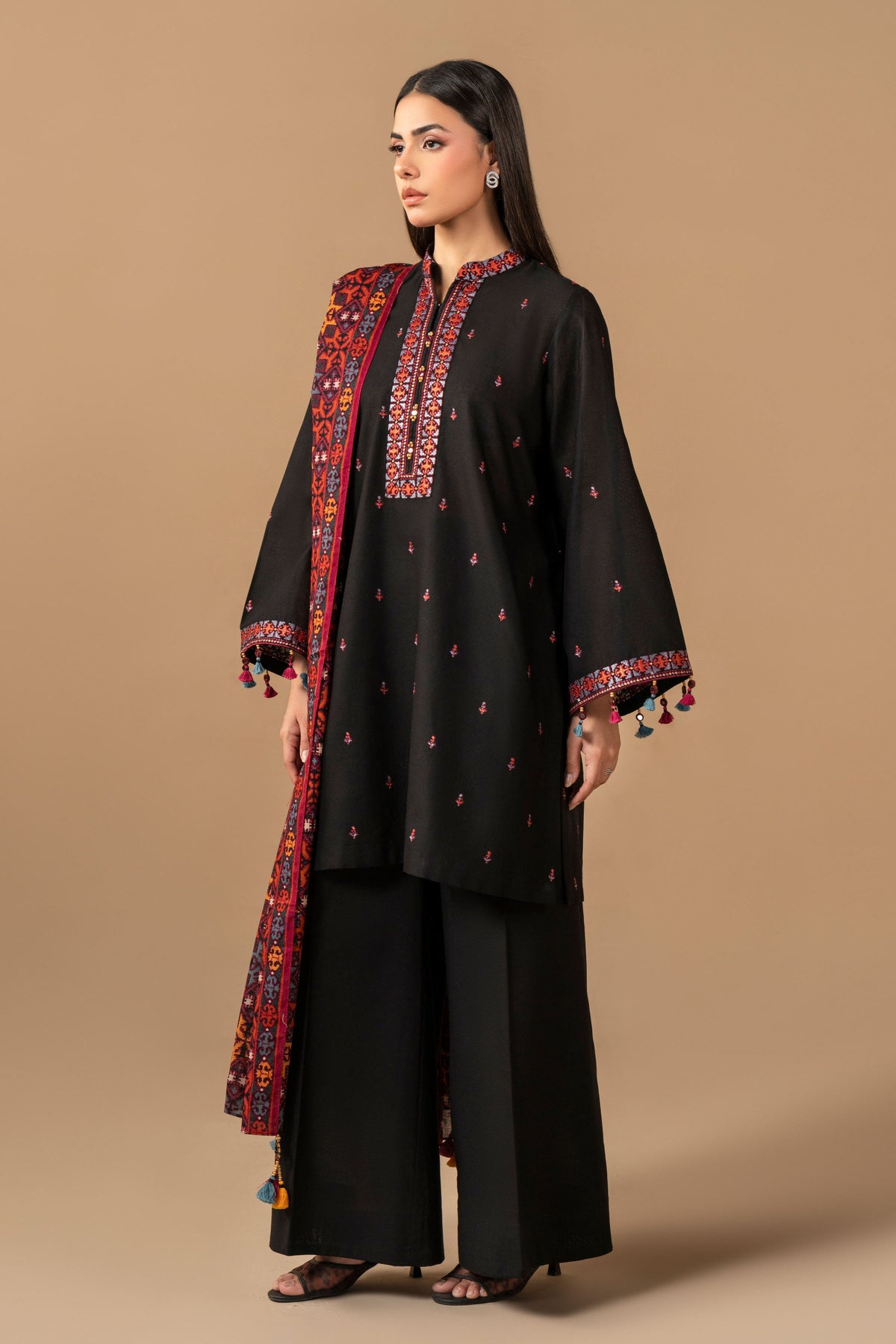 KHADDAR | EMBROIDERED