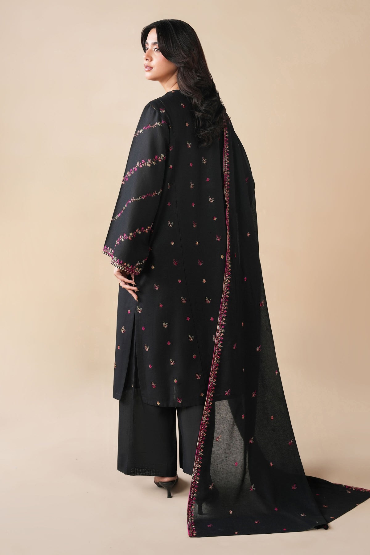KHADDAR | EMBROIDERED