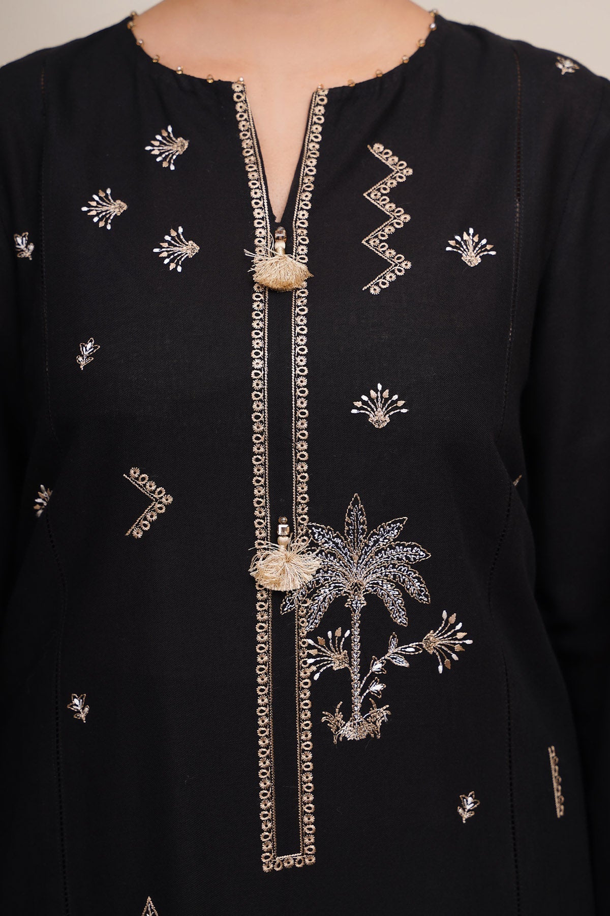 KHADDAR  |  EMBROIDERED