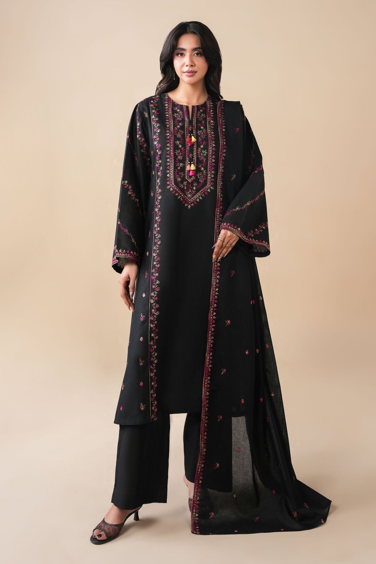 KHADDAR | EMBROIDERED