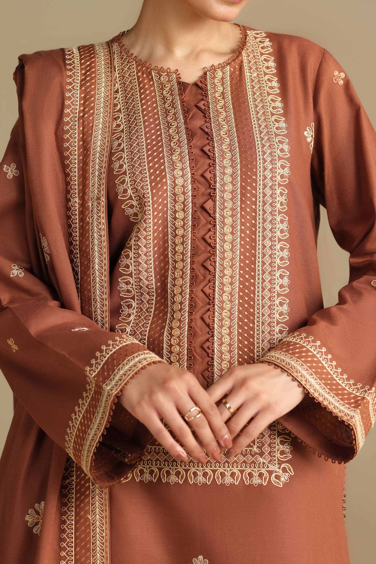 KHADDAR | EMBROIDERED